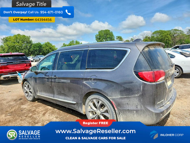 Used 2017 Chrysler Pacifica Limited w/ Advanced Safetytec Group FWD image 3