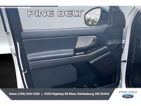 Used 2025 Ford Expedition Max Active AWD/4WD image 17