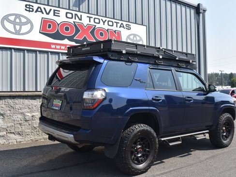 Used 2021 Toyota 4Runner TRD Off-Road Premium w/ Moonroof Package AWD/4WD image 5