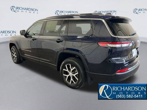 Used 2025 Jeep Grand Cherokee L Limited image 3