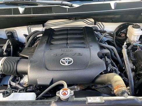 Used 2020 Toyota Tundra SR5 w/ SR5 Upgrade Package AWD/4WD image 33