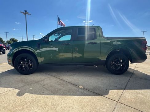 New 2025 Ford Maverick XLT w/ Black Appearance Package image 9