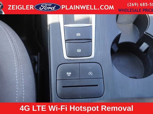 Used 2022 Ford Escape SE w/ Cold Weather Package image 21