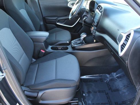 Used 2020 Kia Soul LX image 8