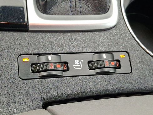 Certified 2018 Toyota Highlander Limited image 19