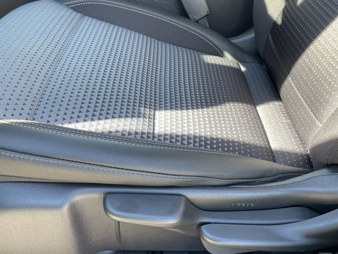 Certified 2025 Chevrolet Trax LT image 22