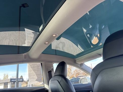 Used 2020 Tesla Model 3 Long Range image 15