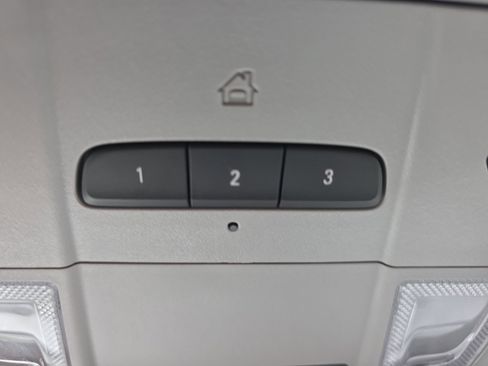 Used 2024 GMC Terrain SLT image 46