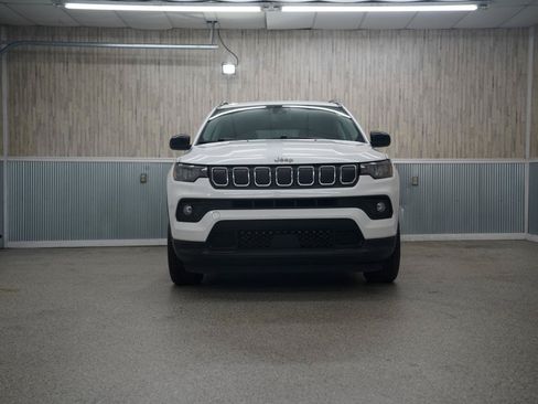 Used 2022 Jeep Compass Latitude FWD image 2
