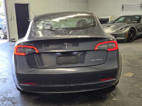 Used 2022 Tesla Model 3 Long Range AWD/4WD image 3