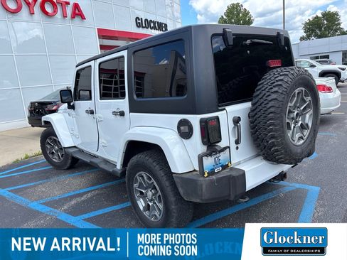 Used 2016 Jeep Wrangler Unlimited Sahara w/ Connectivity Group AWD/4WD image 5