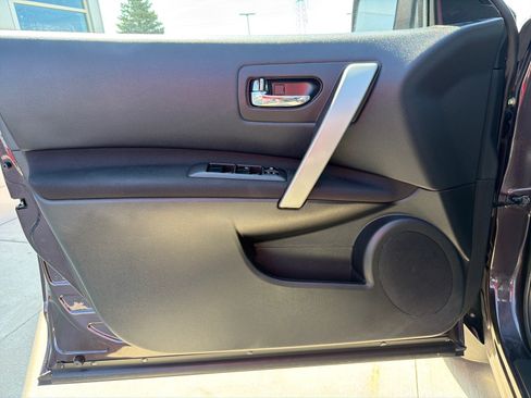 Used 2015 Nissan Rogue S FWD image 11