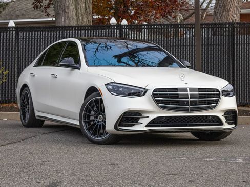 Used 2023 Mercedes-Benz S 580 4MATIC Sedan image 2