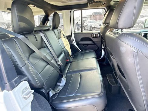 Used 2023 Jeep Wrangler Unlimited Sahara w/ Cold Weather Group image 31