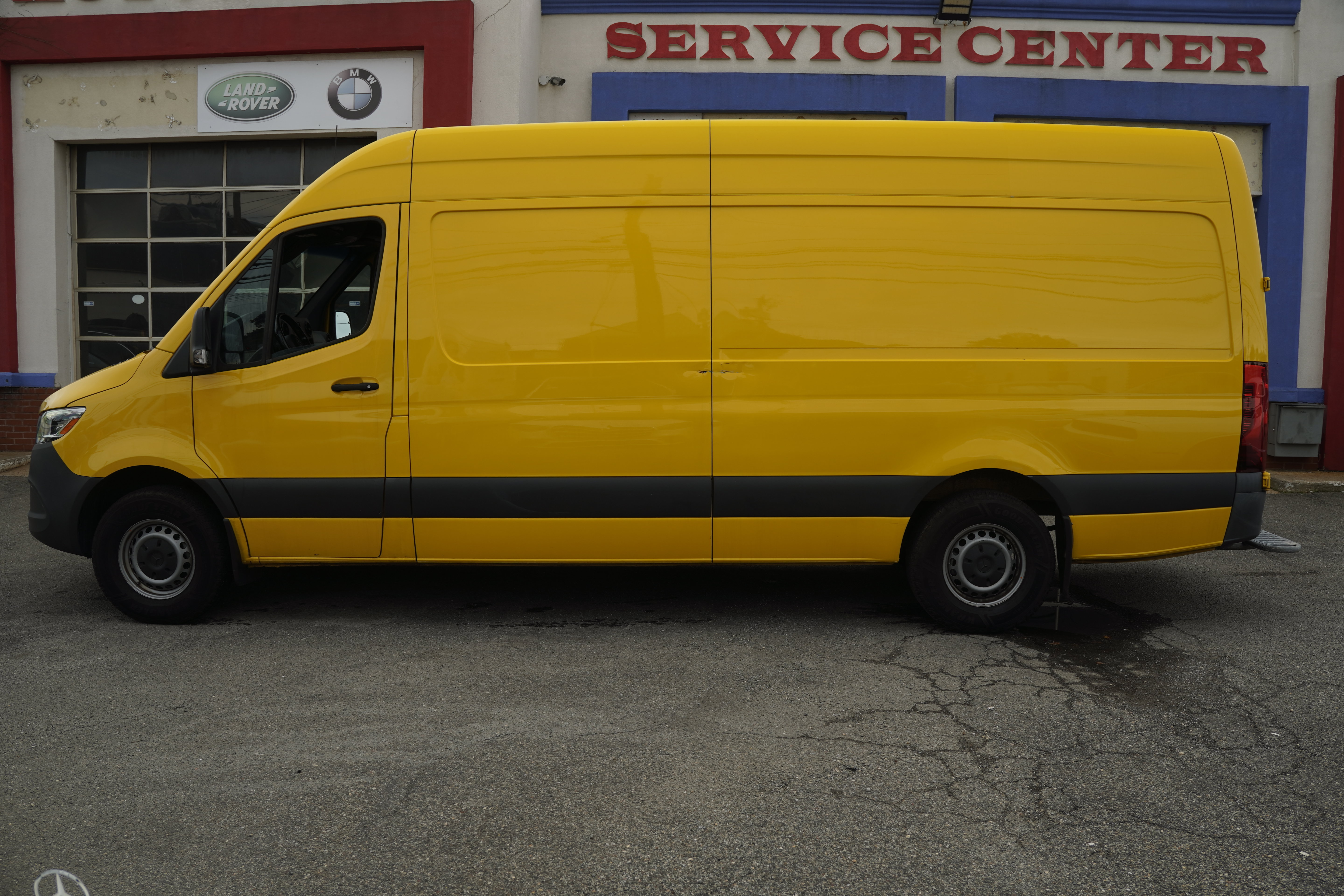 Used 2021 Mercedes-Benz Sprinter 2500 w/ Acoustic Package image 4