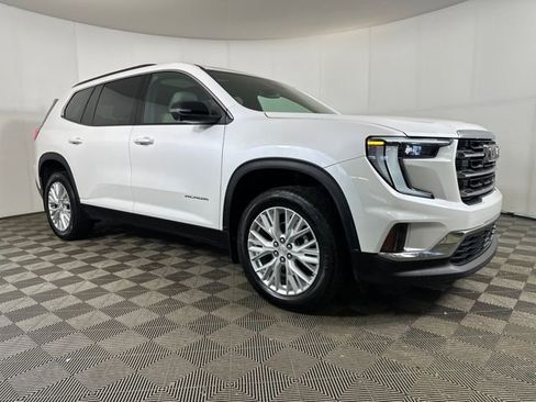 Used 2024 GMC Acadia Elevation w/ Luxury Package image 2