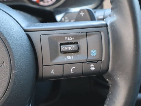 Used 2024 Nissan Pathfinder SV FWD image 14