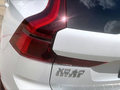 Certified 2026 Volvo XC60 B5 Ultra AWD/4WD image 40