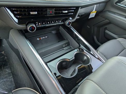 New 2026 Chevrolet Tahoe Premier w/ Sun And Tow Package AWD/4WD image 13