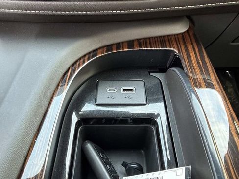 Used 2023 Cadillac Escalade ESV Premium Luxury image 27