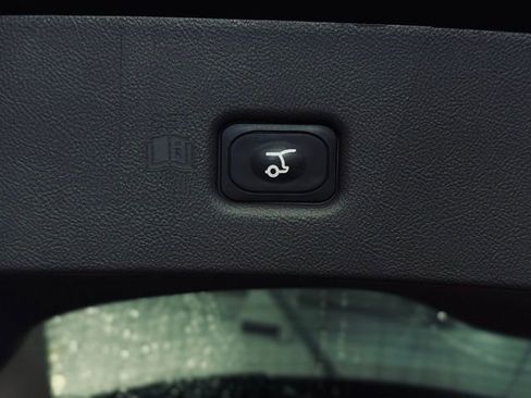 Used 2022 Lincoln Nautilus Reserve image 14