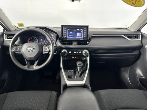 Used 2021 Toyota RAV4 XLE AWD/4WD image 11