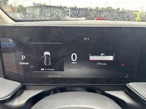 Used 2025 Nissan Kicks SR FWD image 18