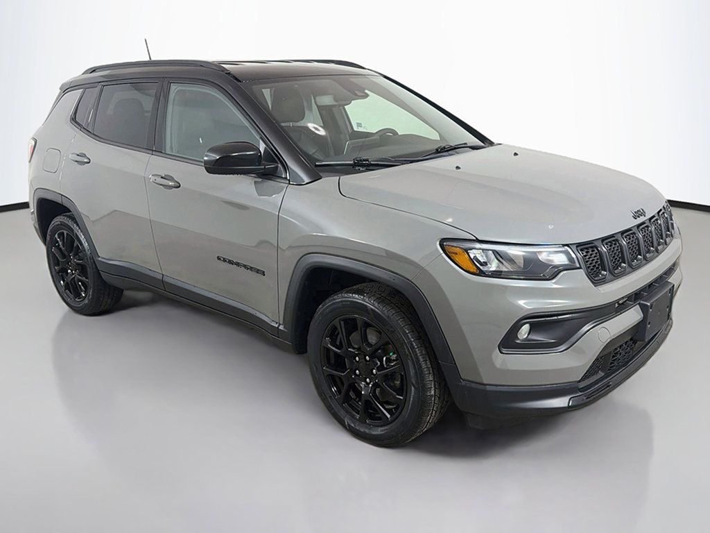 Used 2023 Jeep Compass Latitude AWD/4WD image 36