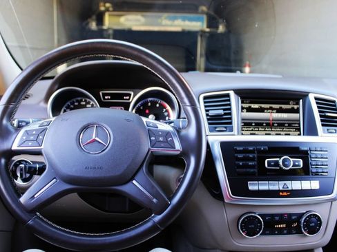 Used 2015 Mercedes-Benz ML 350 2WD image 38