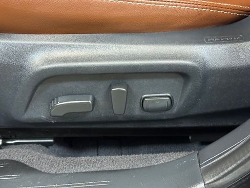 Used 2017 Subaru Outback 3.6R Touring image 11