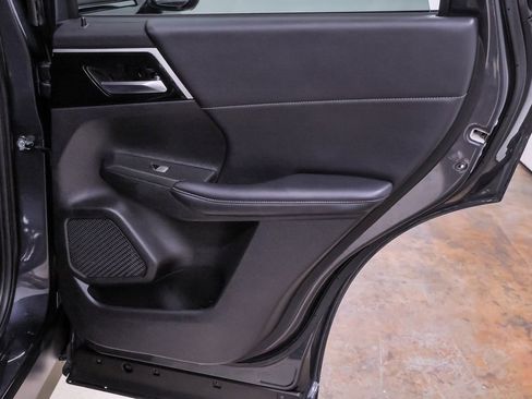 Used 2024 Mitsubishi Outlander SE image 35