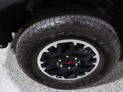 Used 2025 Toyota Tacoma TRD Off-Road AWD/4WD image 11