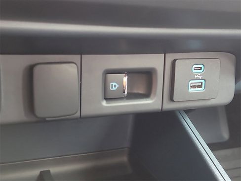 Used 2024 Ford Maverick Tremor w/ Tremor Off-Road Package image 24