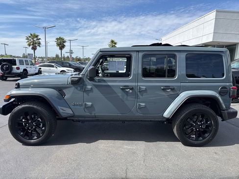 Certified 2025 Jeep Wrangler Unlimited Sahara w/ Safety Group image 4