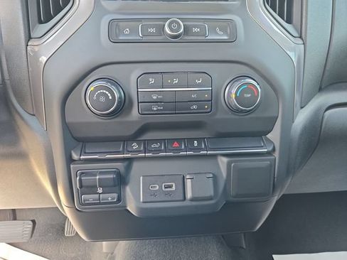 Used 2021 Chevrolet Silverado 1500 Custom Trail Boss w/ LPO, Dark Essentials Package AWD/4WD image 19