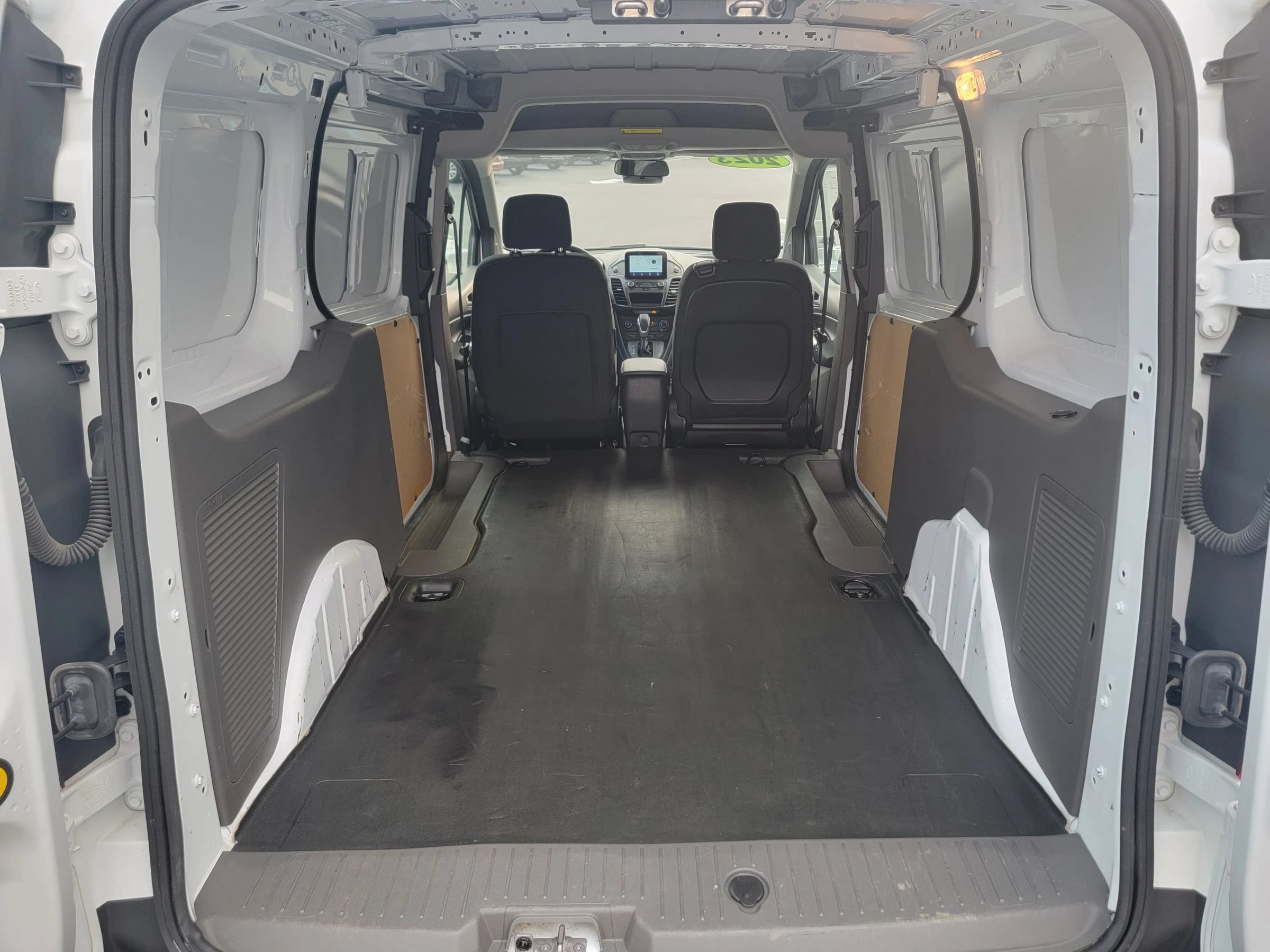 Used 2023 Ford Transit Connect XLT FWD image 14