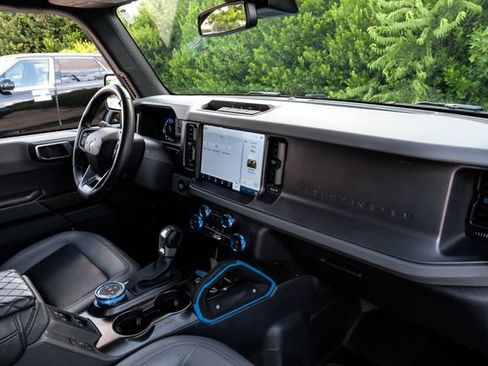 Used 2024 Ford Bronco Black Diamond AWD/4WD image 18