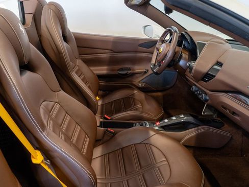 Used 2018 Ferrari 488 Spider image 11