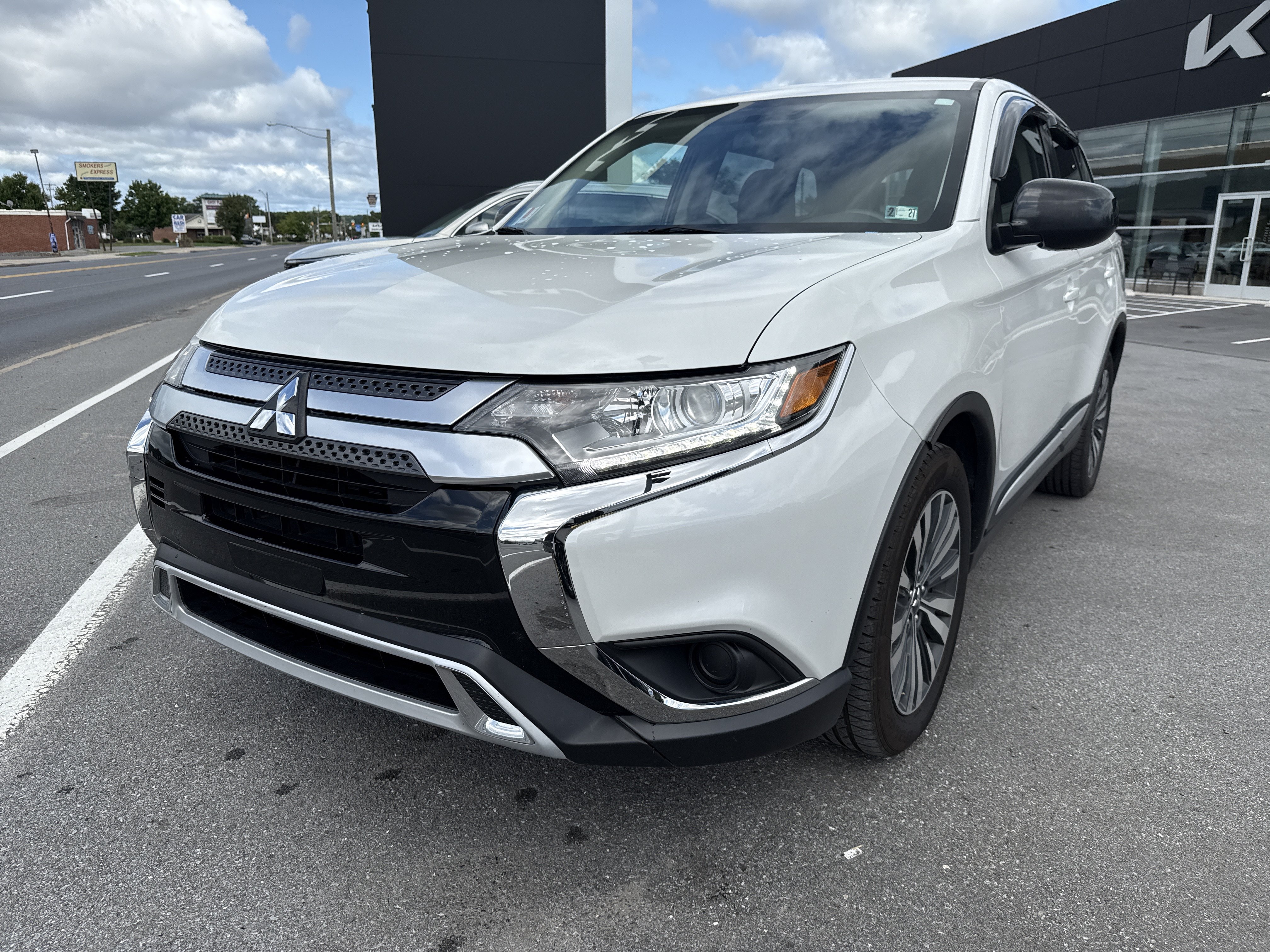 Used 2020 Mitsubishi Outlander ES AWD/4WD image 8