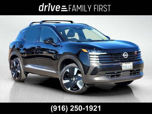 Used 2025 Nissan Kicks SR FWD image 1
