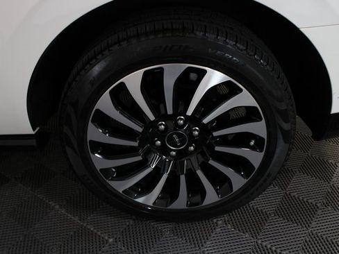 Certified 2022 Lincoln Navigator Black Label image 30