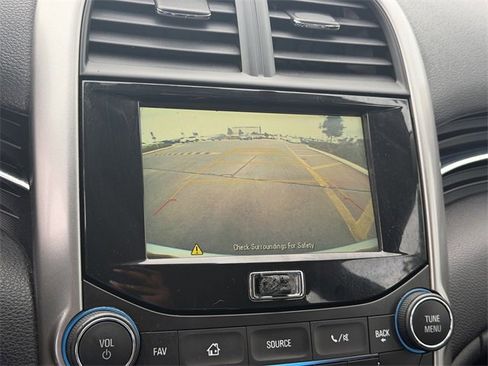 Used 2015 Chevrolet Malibu LT image 15