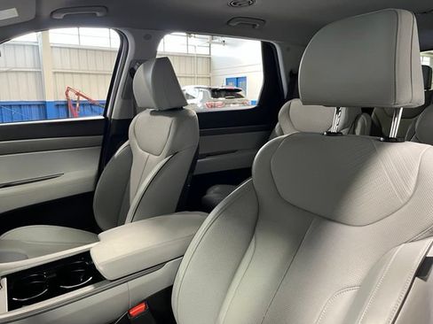 Used 2025 Hyundai Palisade SEL FWD image 23