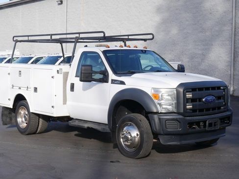 Used 2013 Ford F450 XL w/ Heavy Service Suspension Pkg image 3