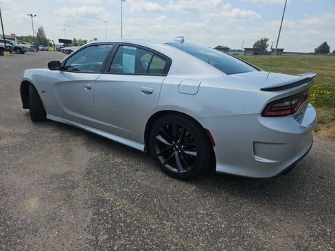 Used 2019 Dodge Charger Scat Pack w/ Navigation & Travel Group RWD image 3