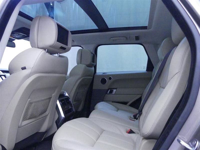 Used 2015 Land Rover Range Rover Sport HSE AWD/4WD image 3
