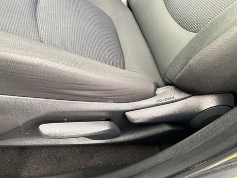 Used 2019 Toyota RAV4 LE image 44