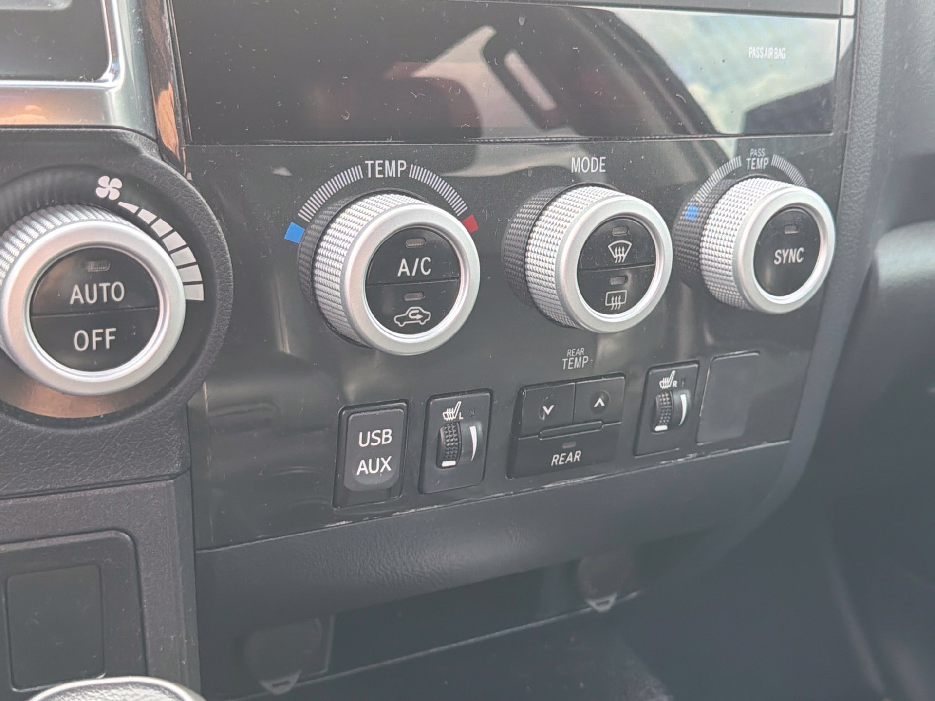 Used 2019 Toyota Sequoia TRD Sport w/ TRD Sport Premium Package RWD image 17