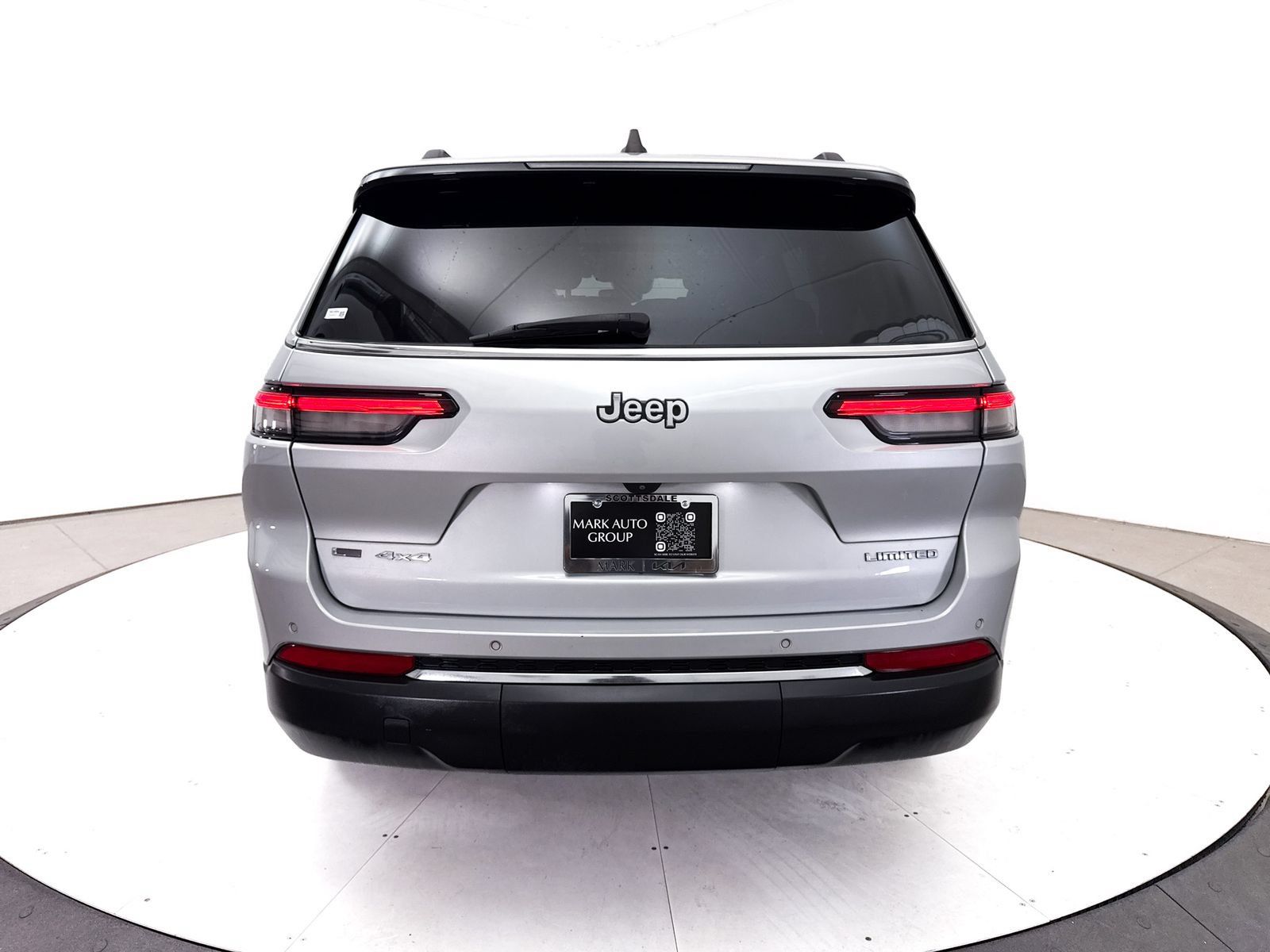 Used 2022 Jeep Grand Cherokee L Limited AWD/4WD image 19