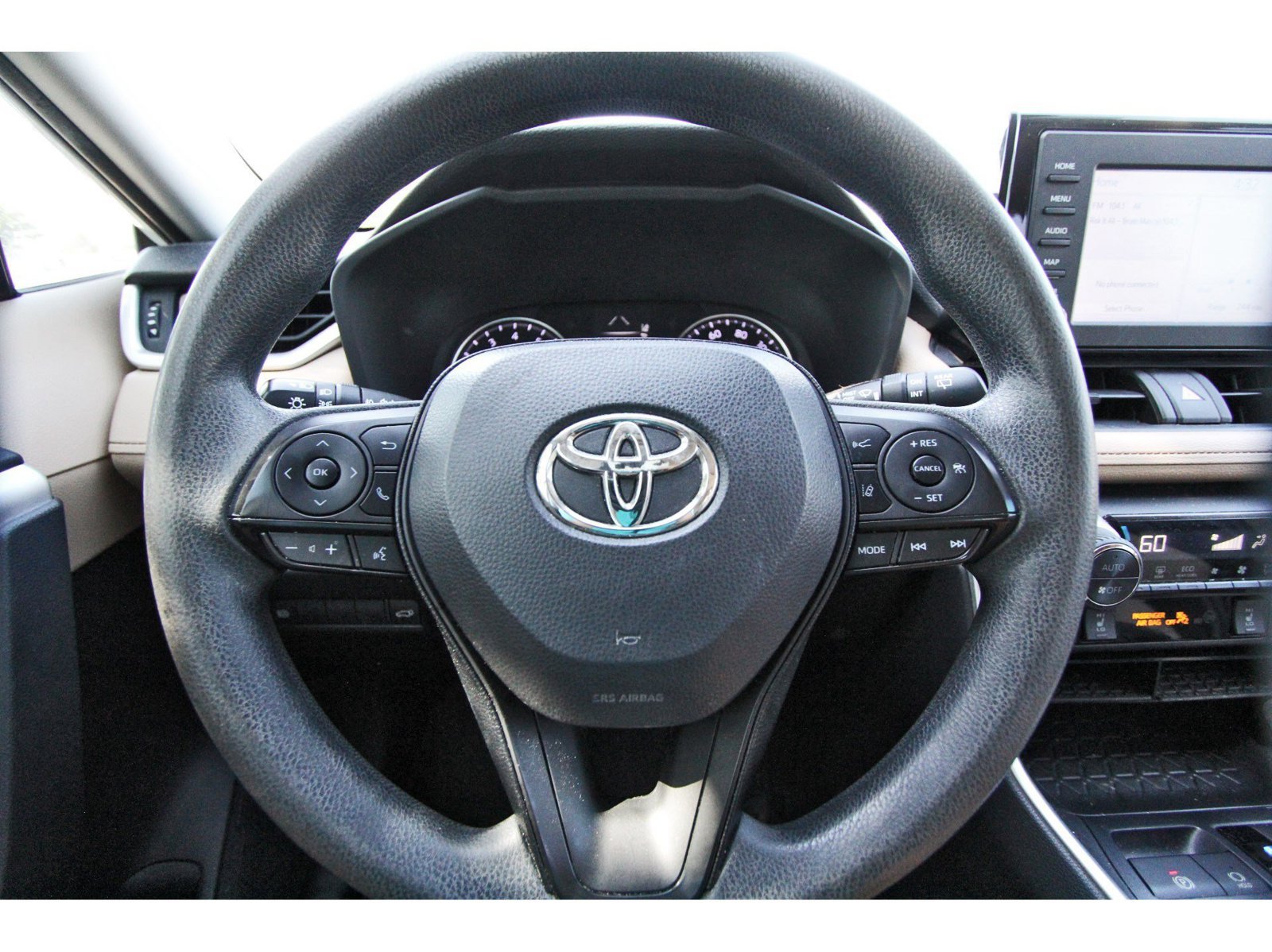 Used 2019 Toyota RAV4 XLE w/ Convenience Package FWD image 13